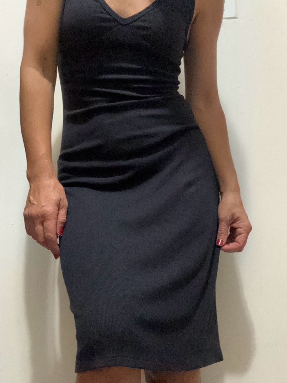 Aritzia Wilfred Black Sleeveless V-Neck Maxi Dress